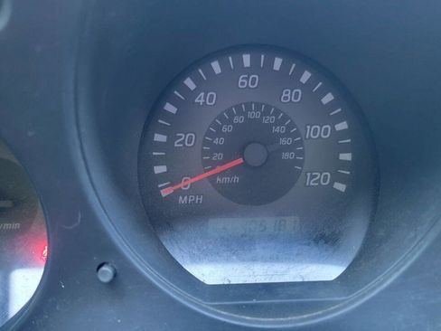 Used 2002 Nissan Frontier XE image 10