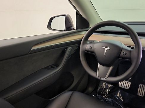 Used 2024 Tesla Model Y Performance AWD/4WD image 22