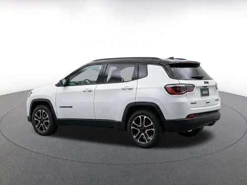 Used 2025 Jeep Compass Trailhawk AWD/4WD image 10