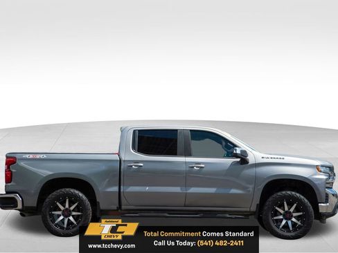 Used 2019 Chevrolet Silverado 1500 LT w/ Convenience Package AWD/4WD image 5