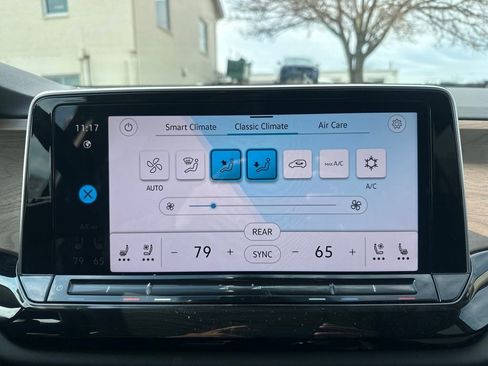 Used 2024 Volkswagen Atlas SE image 13