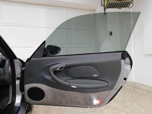 Used 2001 Porsche 911 Carrera 4 image 82