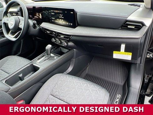 Used 2025 Nissan Kicks SV image 19