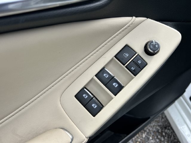 Used 2020 Toyota Avalon XLE w/ Moonroof Package FWD image 18
