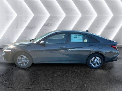 Used 2026 Hyundai Elantra SE FWD image 8