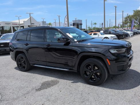 Used 2021 Jeep Grand Cherokee L Laredo AWD/4WD image 2