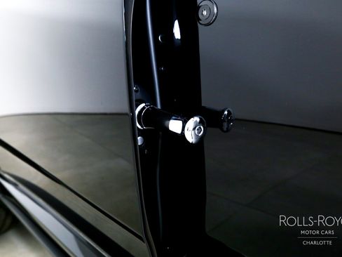 Certified 2022 Rolls-Royce Cullinan w/ Dark Exterior Package image 30