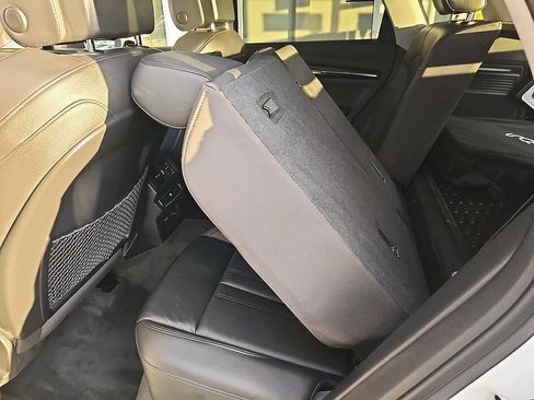 Used 2020 Audi Q5 e Premium Plus w/ Premium Plus Package AWD/4WD image 30