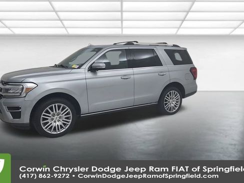 Used 2024 Ford Expedition Limited image 7