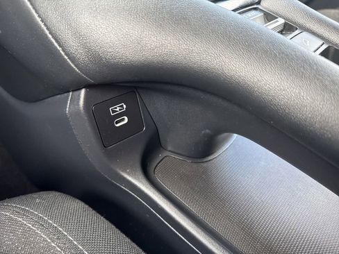 Certified 2024 Honda HR-V LX image 31