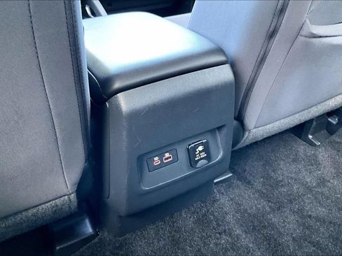 Used 2023 Nissan Frontier SV w/ Technology Package AWD/4WD image 11
