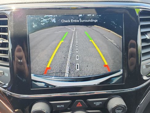 Used 2021 Jeep Grand Cherokee Limited image 18