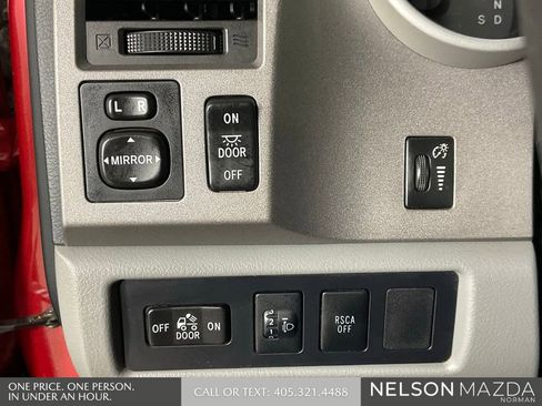 Used 2012 Toyota Tundra 4x4 CrewMax w/ SR5 Pkg image 40