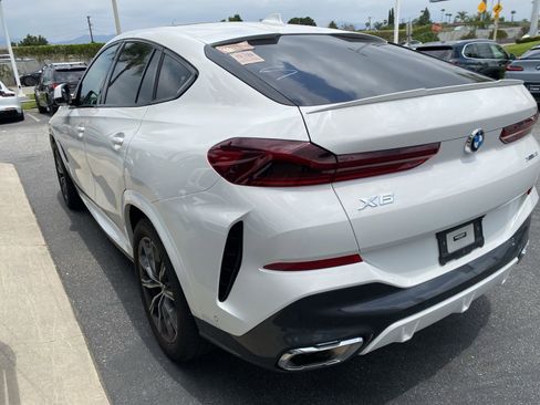Used 2023 BMW X6 xDrive40i w/ M Sport Package AWD/4WD image 4