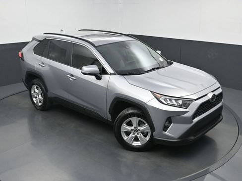 Used 2021 Toyota RAV4 XLE w/ Convenience Package FWD image 30