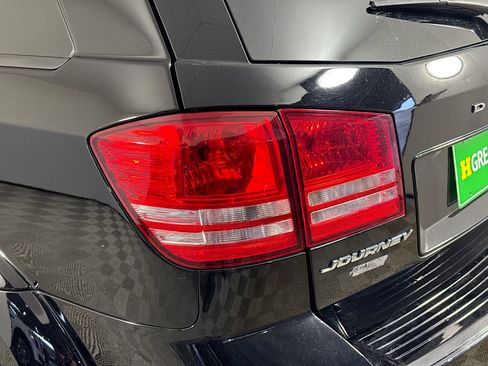 Used 2018 Dodge Journey SE w/ Connectivity Group FWD image 36