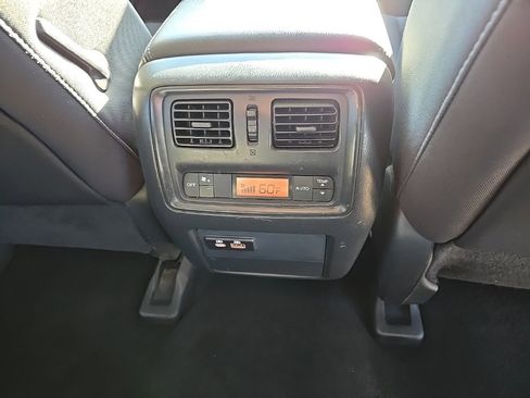 Used 2019 Nissan Pathfinder S image 13