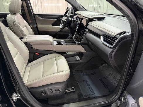 Used 2024 GMC Acadia Elevation w/ LPO, Floor Liner Package AWD/4WD image 7