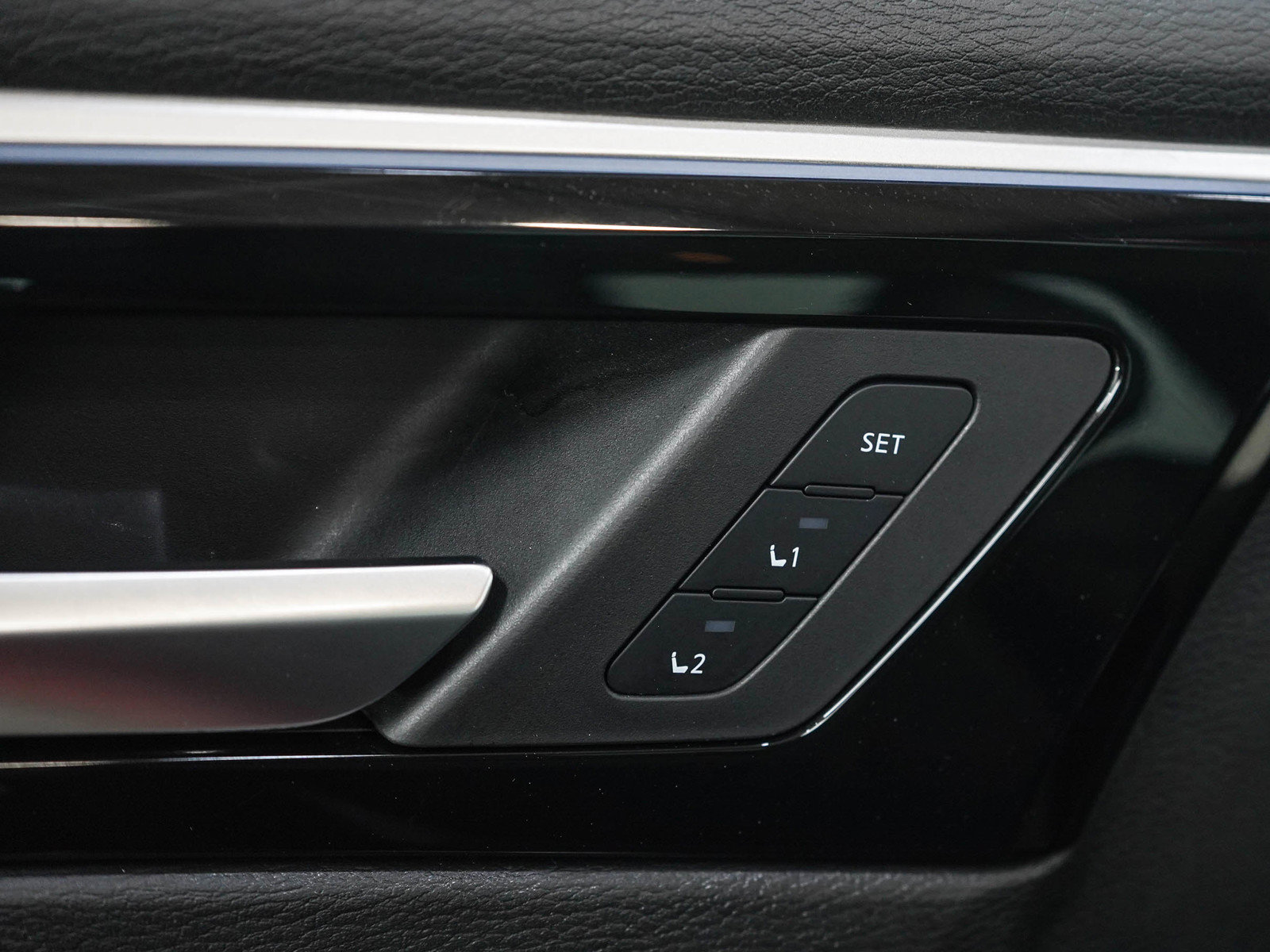 Used 2025 Mitsubishi Outlander SEL AWD/4WD image 25