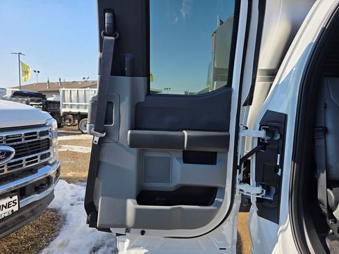 New 2026 Ford F450 XL w/ XL Chrome Package image 28