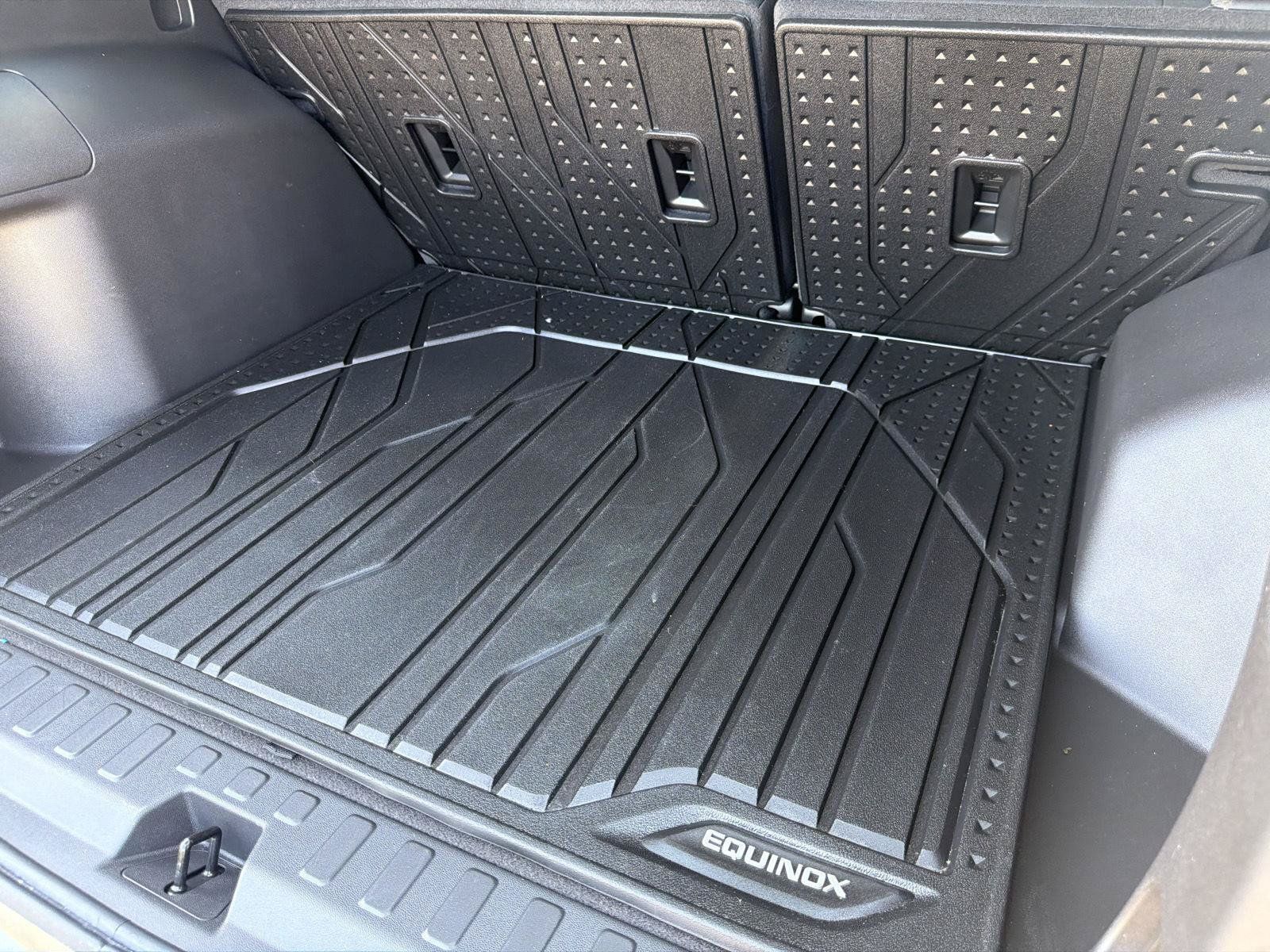 Used 2023 Chevrolet Equinox LT FWD image 38