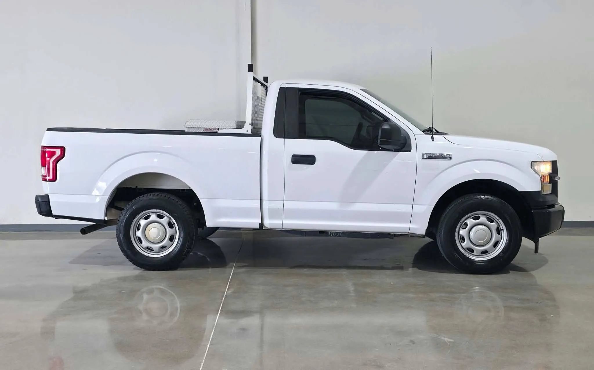 Used 2017 Ford F150 XL w/ XL Power Equipment Group RWD image 2