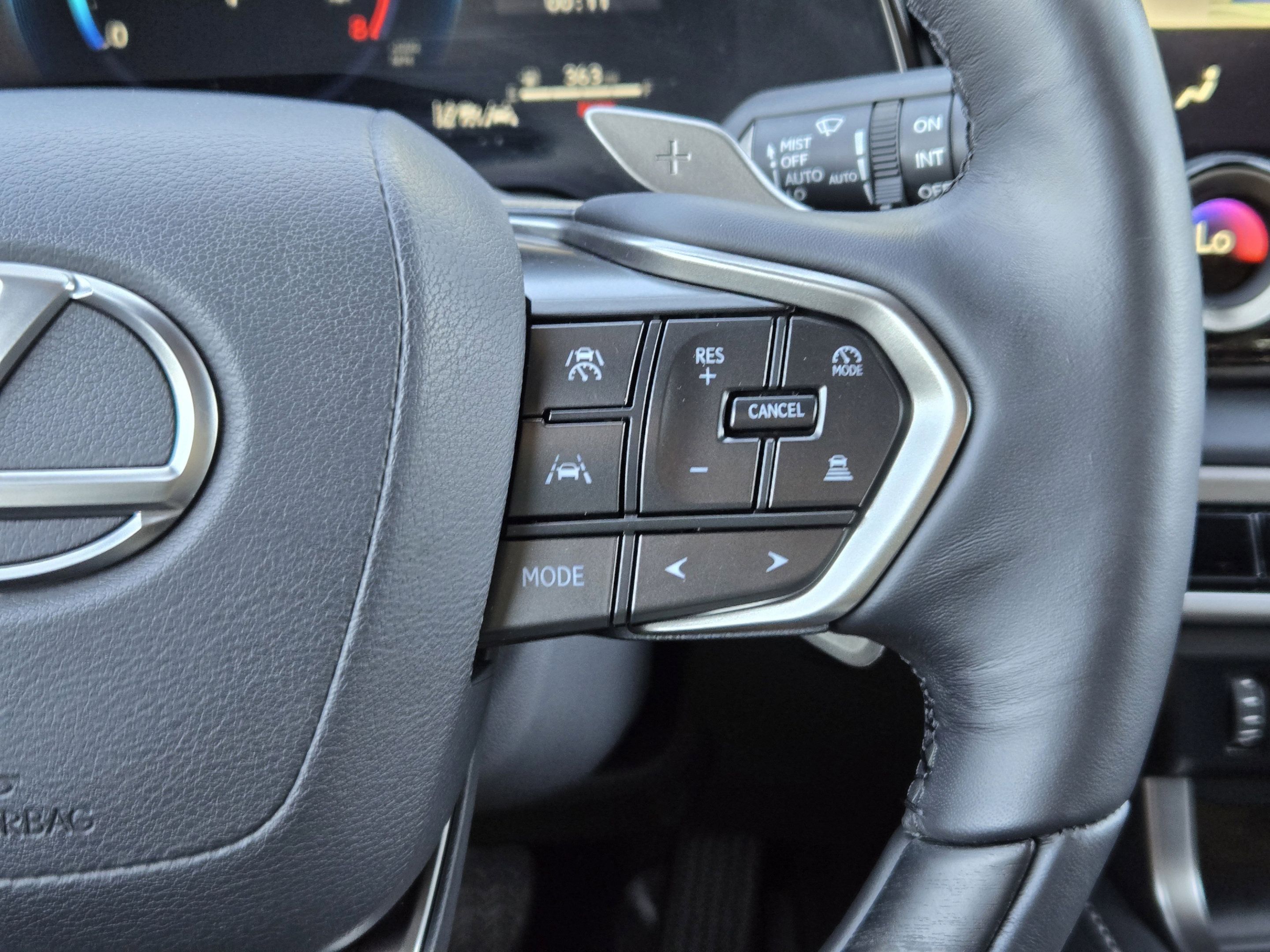 Used 2025 Lexus RX 350 Premium w/ Accessory Package (Z1) FWD image 26