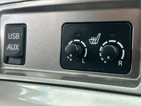 Used 2012 Toyota Highlander 4WD Hybrid w/ Leather Pkg image 17