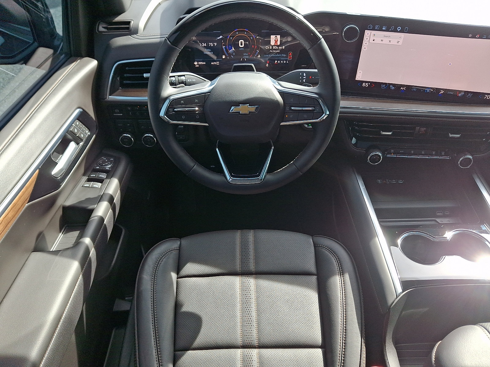 Certified 2025 Chevrolet Suburban High Country AWD/4WD image 14