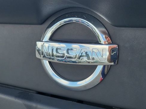 Used 2019 Nissan Frontier SL RWD image 8