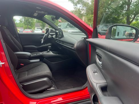 Used 2023 Honda HR-V Sport image 13