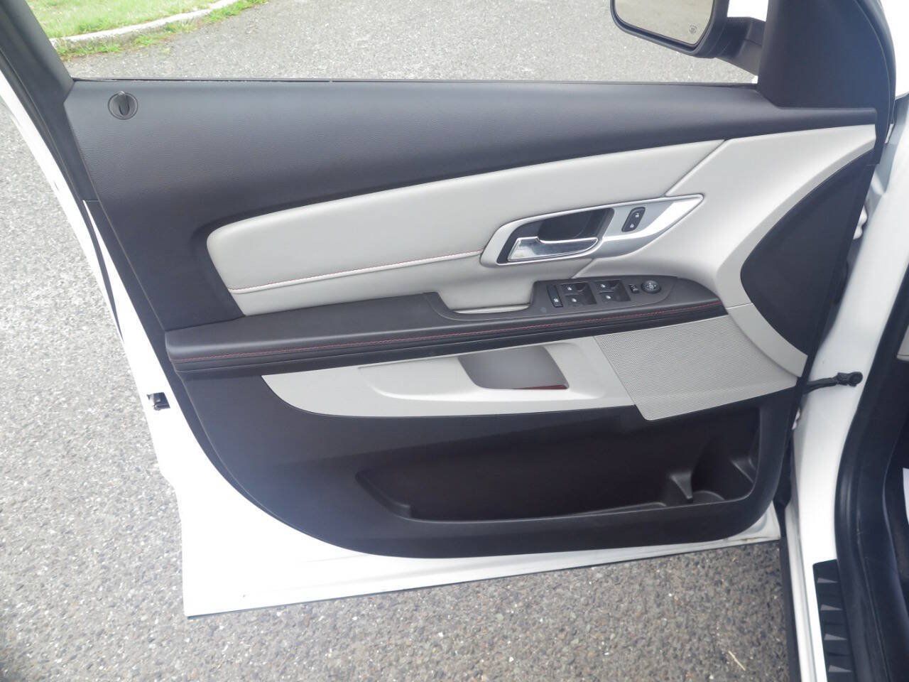 Used 2014 GMC Terrain SLE w/ LPO, Protection Package FWD image 16