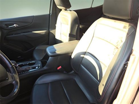 Used 2022 Chevrolet Equinox RS w/ RS Leather Package image 11