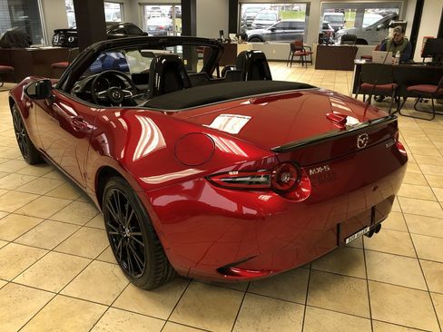 Used 2025 MAZDA MX-5 Miata Club image 4