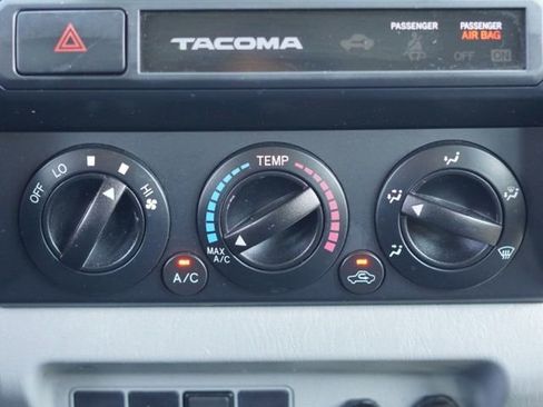 Used 2015 Toyota Tacoma 2WD Access Cab image 22