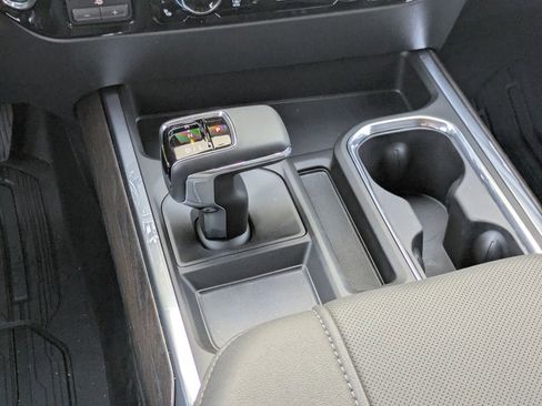 New 2026 GMC Sierra 1500 SLT image 12