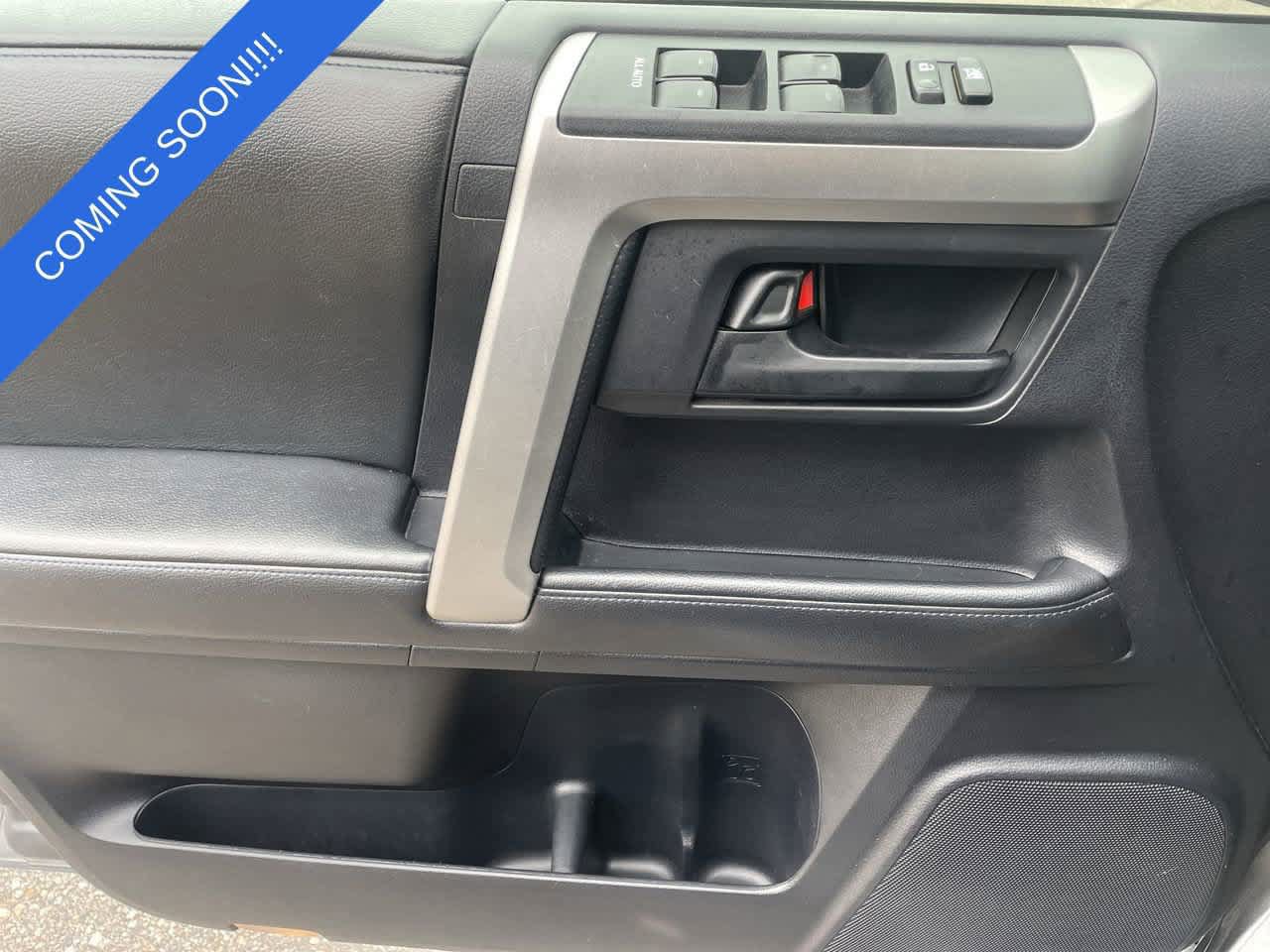 Used 2011 Toyota 4Runner Limited w/ Convenience Pkg AWD/4WD image 32