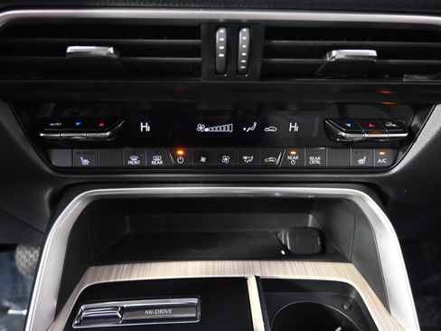 Certified 2024 MAZDA CX-90 Plug-In Hybrid w/ Premium Pkg AWD/4WD image 32
