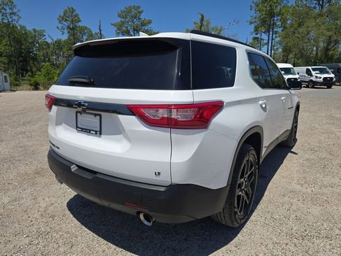 Used 2020 Chevrolet Traverse LT w/ LPO, Blackout Package AWD/4WD image 4