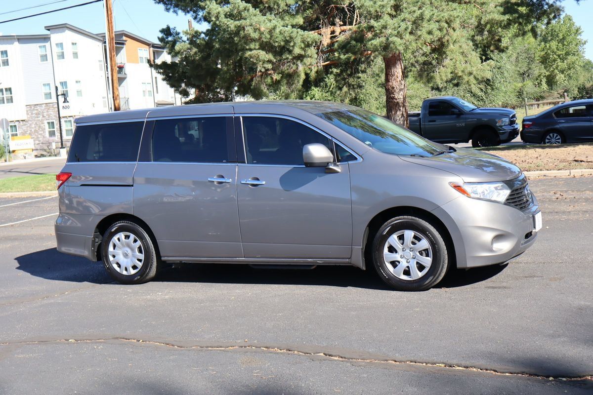 Used 2014 Nissan Quest S FWD image 2
