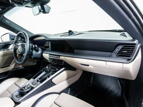 Used 2025 Porsche 911 Carrera image 13