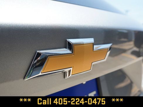 Used 2025 Chevrolet Trax LT FWD image 5