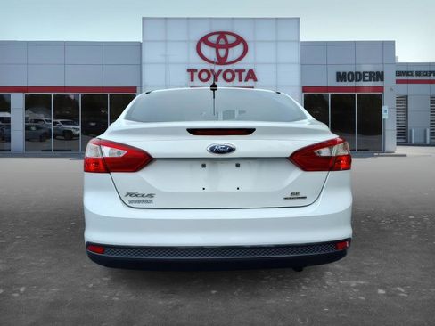 Used 2014 Ford Focus SE FWD image 4