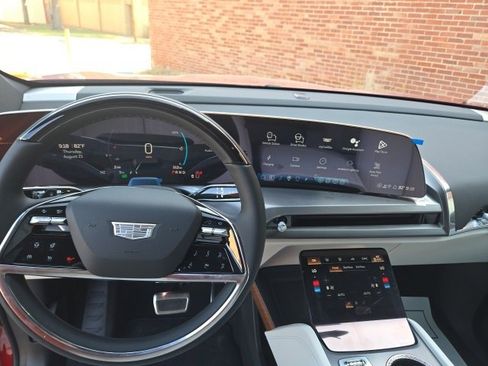 New 2026 Cadillac Vistiq Sport image 11