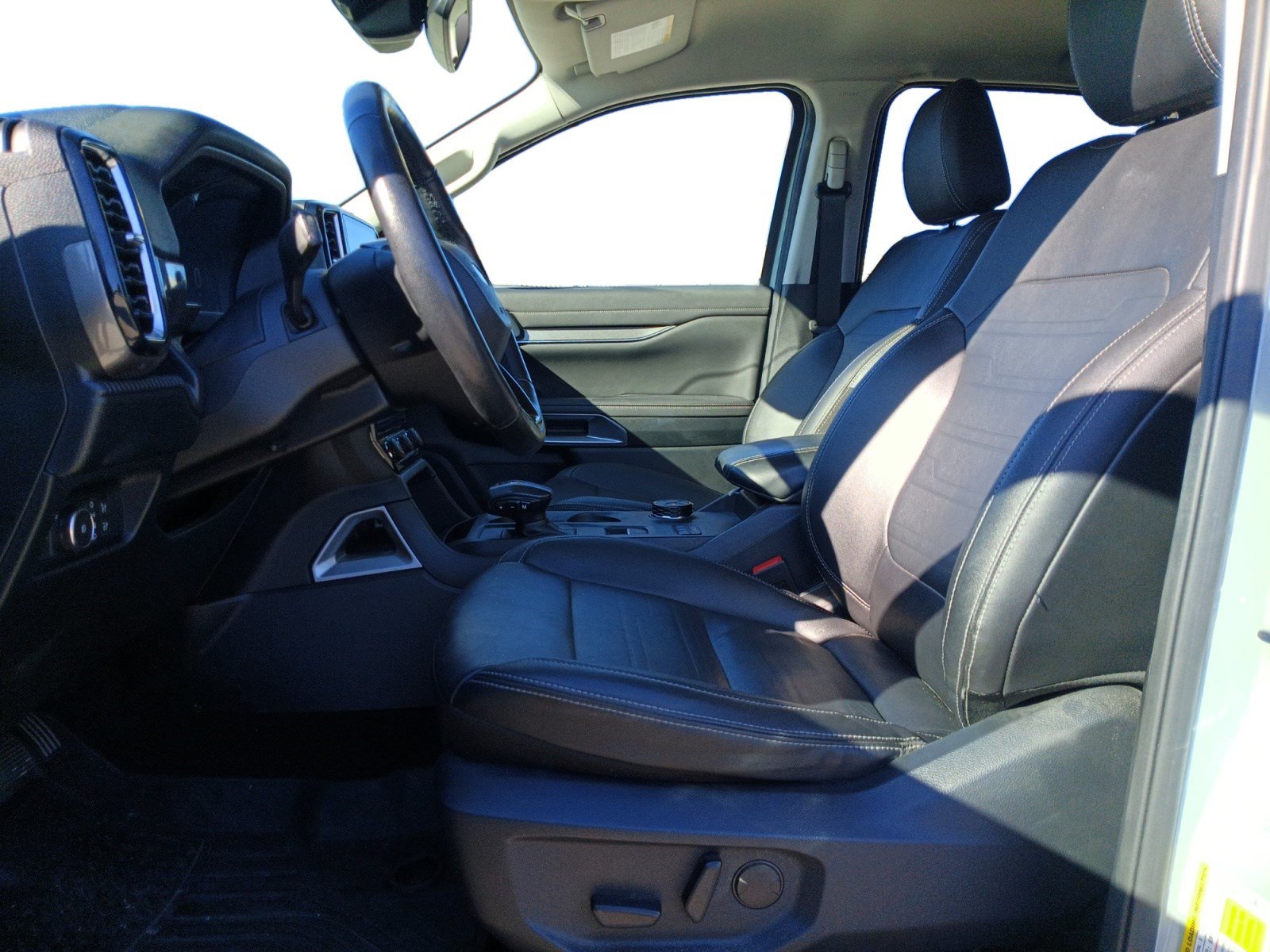 Used 2024 Ford Ranger Lariat w/ FX4 Off-Road Package AWD/4WD image 11