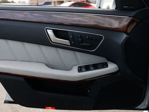 Used 2013 Mercedes-Benz E 350 4MATIC Wagon image 46