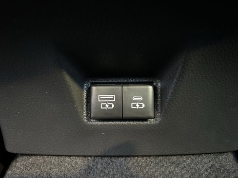 Used 2025 Toyota Camry XLE image 20