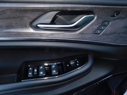 Used 2023 Jeep Grand Cherokee Overland w/ Adv Protech Group III image 14