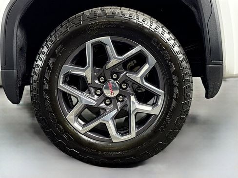 New 2026 GMC Sierra 1500 SLT w/ SLT Premium Package image 32