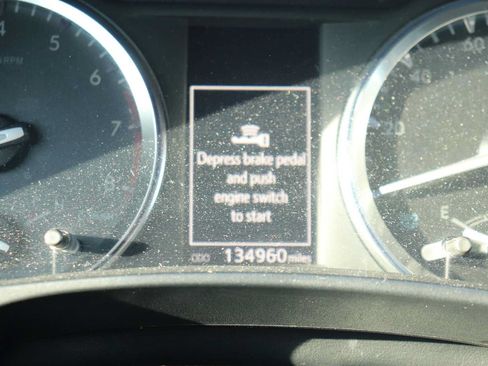 Used 2014 Toyota Highlander Limited FWD image 11